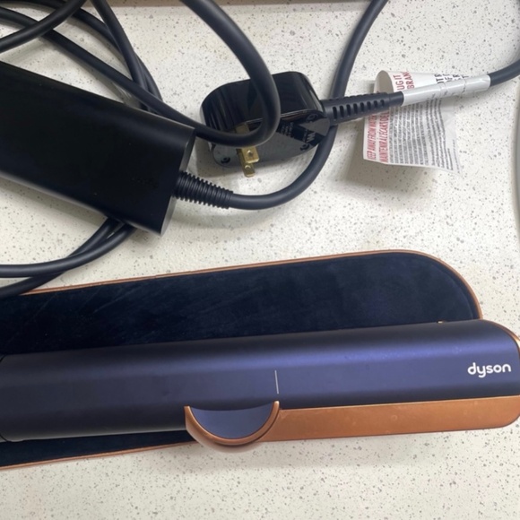 Dyson Airstrait - Picture 3 of 4